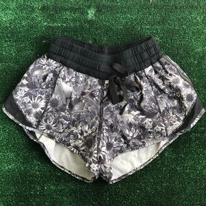 lululemon -  Hotty Hot Short Sz 2